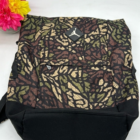 Nike Air Jordan Camo Back Jump man Pockets Fold Top TB6101